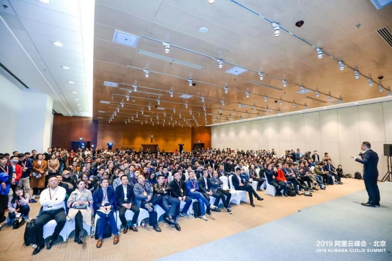 鹰云智能亮相2019阿里云峰会·北京，发布免费SaaS运营服务平台